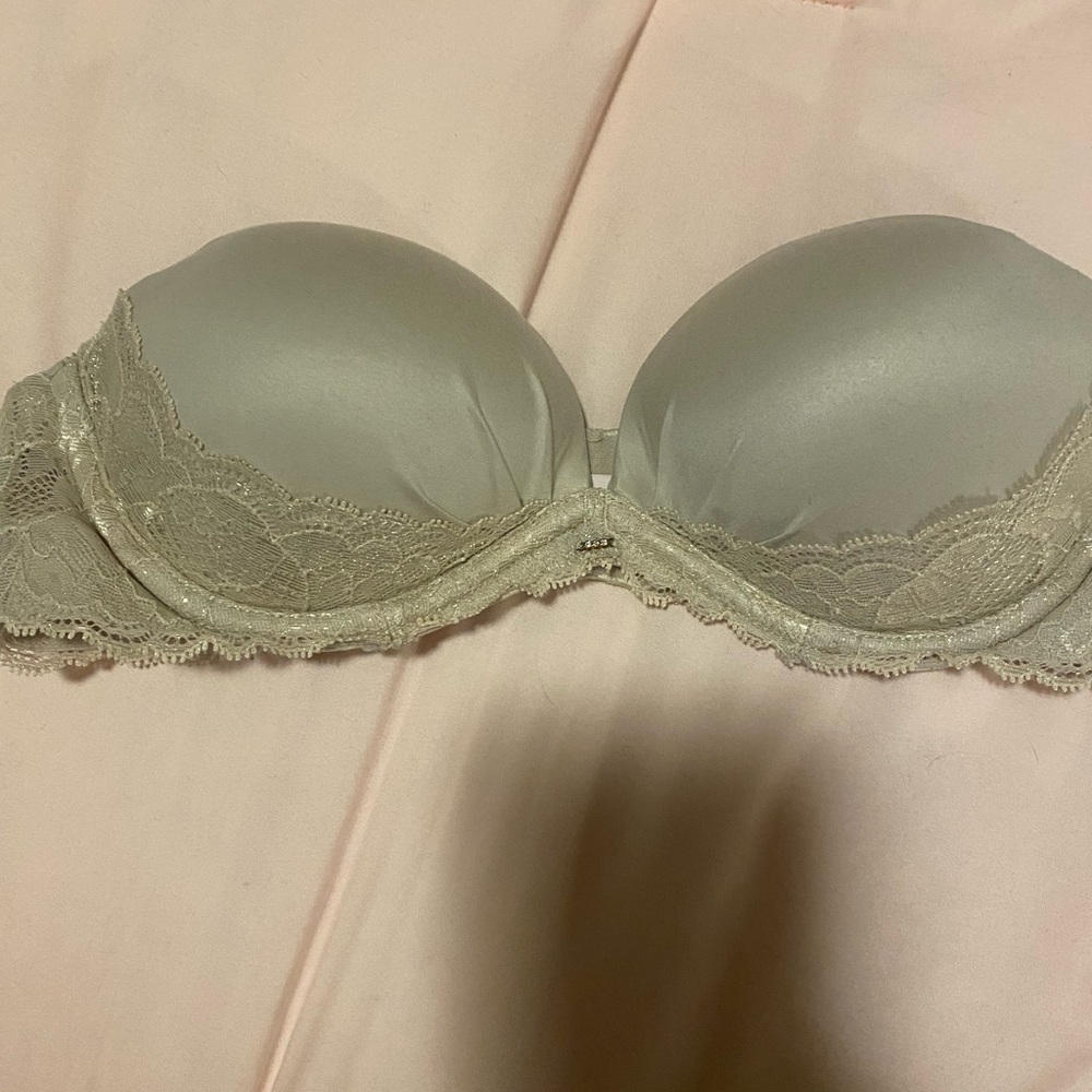 Victoria's Secret Cream Lace Trim Bra